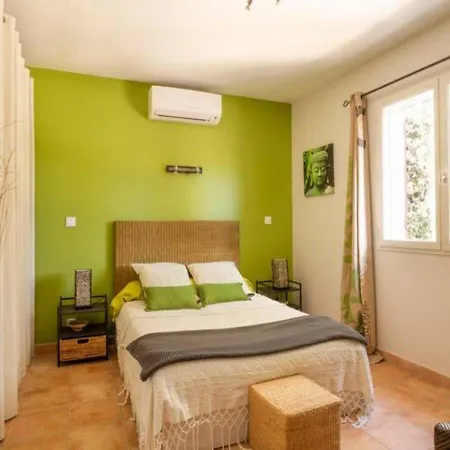 Bed & Breakfast Les Jardins D'holi Proche Uzes Garrigues-et-Sainte-Eulalie