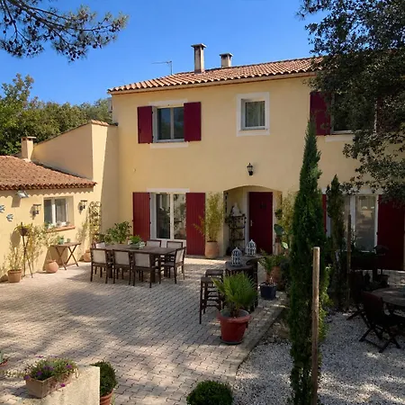 Les Jardins D'holi Proche Uzes Bed & Breakfast 3*