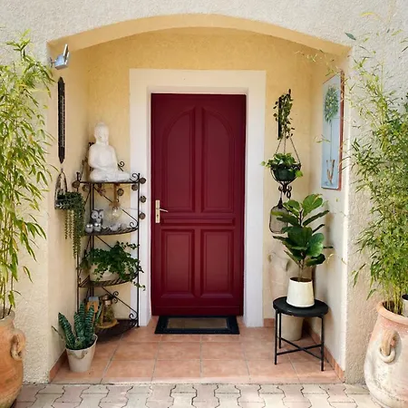Les Jardins D'holi Proche Uzes Bed & Breakfast