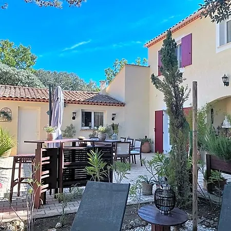 Les Jardins D'holi Proche Uzes